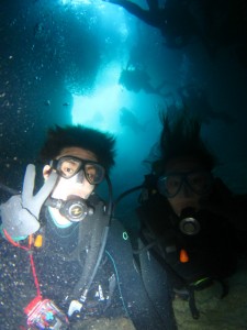 沖縄　ダイビング　青の洞窟