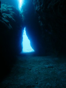 渡名喜　ダイビング　ブルーホール