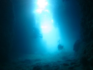 沖縄　体験ダイビング　青の洞窟