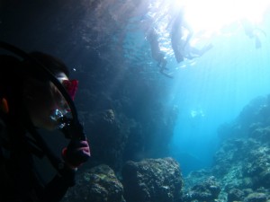沖縄　ダイビング　青の洞窟