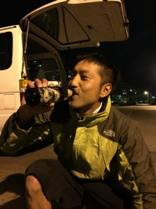沖縄　ダイビング　水中ビール