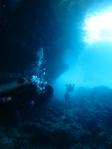 沖縄　体験ダイビング　青の洞窟