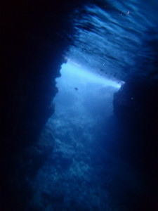 沖縄　ダイビング　体験ダイビング　青の洞窟