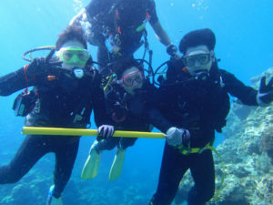 沖縄　ダイビング　真栄田岬　青の洞窟　体験ダイビング　親子