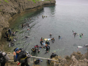 沖縄　ダイビング　青の洞窟