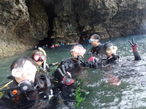 沖縄　体験ダイビング　青の洞窟