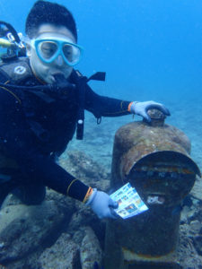 沖縄　体験ダイビング　水中ポスト