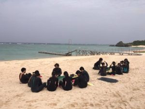 沖縄　ビーチ　シュノーケル　ニライビーチ　珊瑚　サンゴ