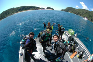 沖縄　ダイビング　慶良間　体験ダイビング　FUNダイビング　自社船