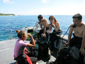 沖縄　慶良間　慶良間諸島　ダイビング　ボートダイビング　ファンダイビング　体験ダイビング　自社船　