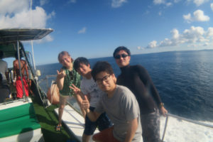 沖縄　ダイビング　慶良間　体験ダイビング　FUNダイビング　自社船