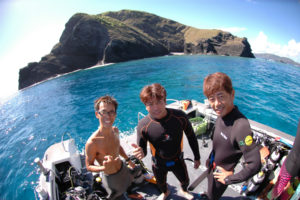 沖縄　ダイビング　慶良間　体験ダイビング　ウミガメ　自社船