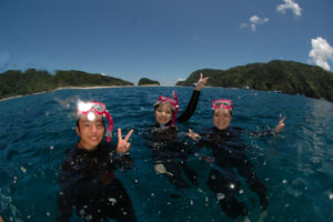 沖縄　ダイビング　慶良間　体験ダイビング　ウミガメ　自社船