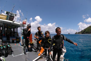 沖縄　慶良間　慶良間諸島　ダイビング　ボートダイビング　ファンダイビング　自社船　体験ダイビング