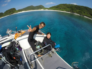 沖縄　ダイビング　慶良間　体験ダイビング　自社船