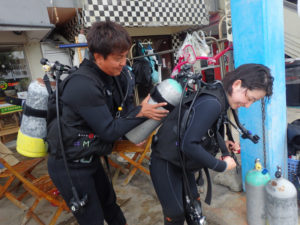 沖縄　北谷　砂辺　ボートダイビング　ダイビング　OW講習　PADI　ビーチダイビング