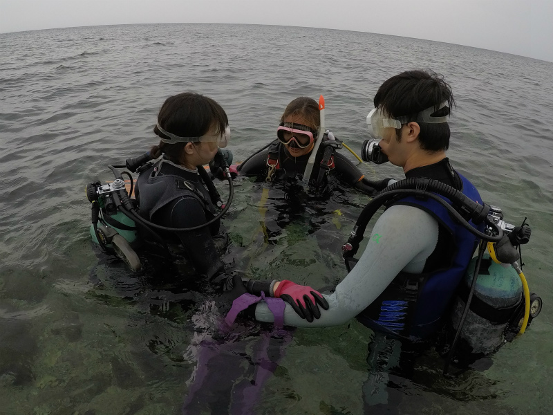 沖縄　北谷　宮城海岸　砂辺　ダイビング　体験ダイビング　ビーチダイビング
