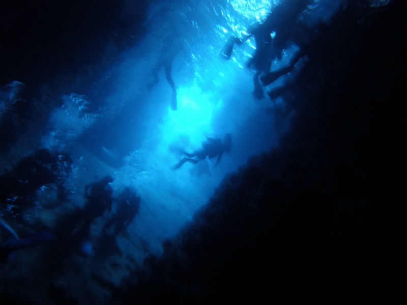 沖縄　ダイビング　真栄田岬　青の洞窟　ビーチダイビング　体験ダイビング