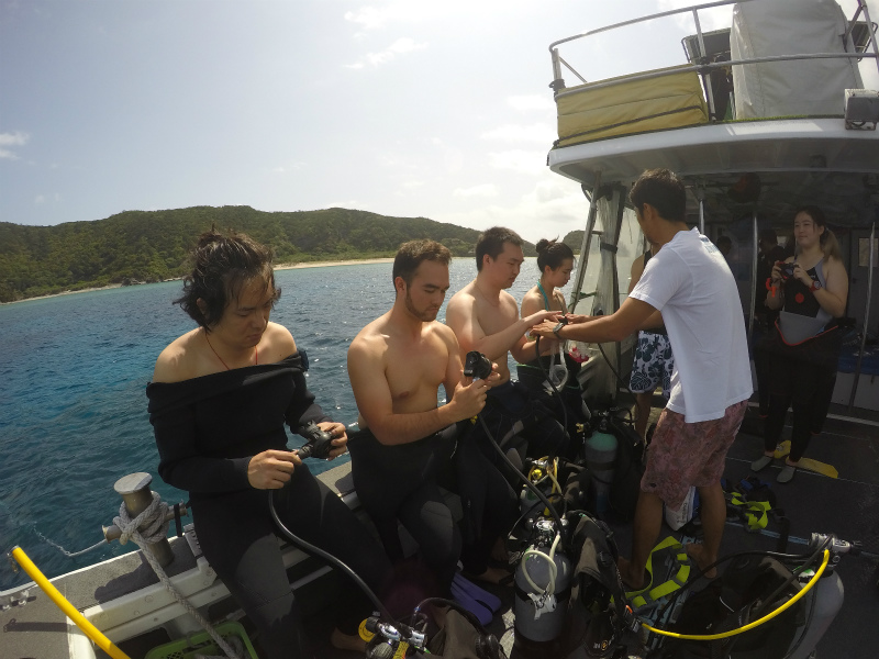 沖縄　慶良間　慶良間諸島　ダイビング　ボートダイビング　自社船　体験ダイビング