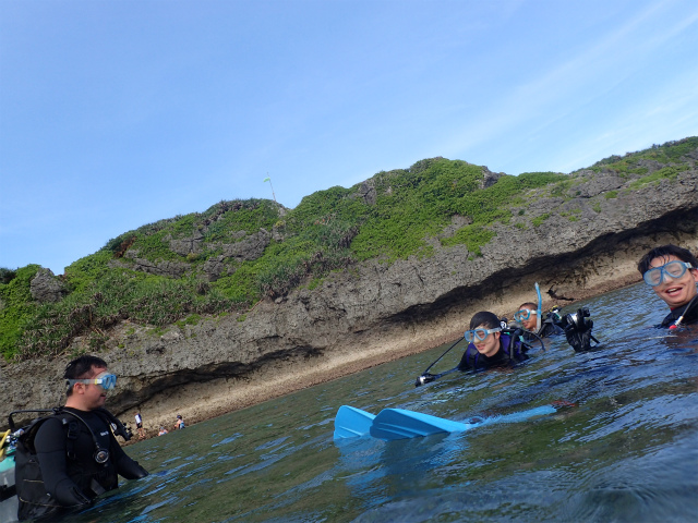 沖縄　真栄田岬　青の洞窟　ダイビング　体験ダイビング　ビーチダイビング