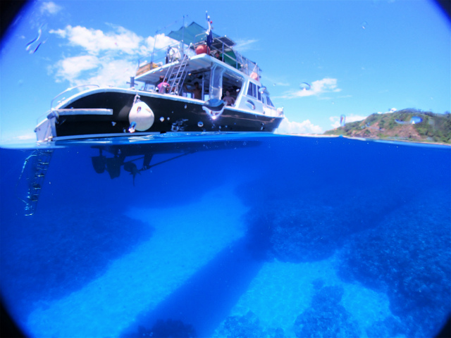沖縄　慶良間　慶良間諸島　ダイビング　ボートダイビング　自社船