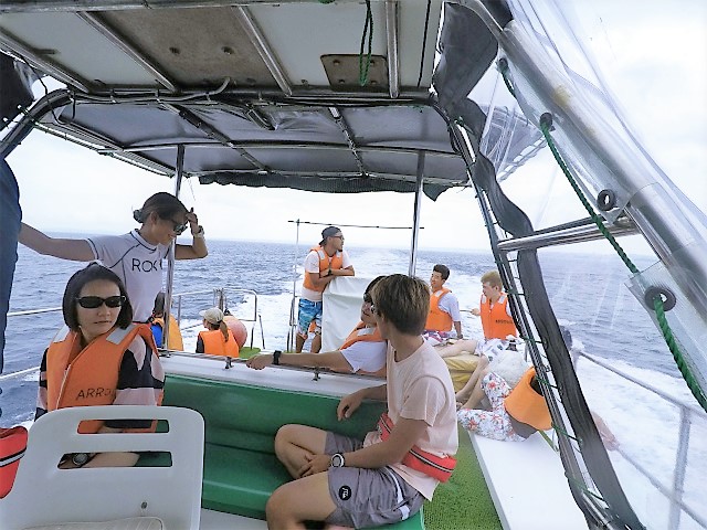 沖縄　慶良間　慶良間諸島　ダイビング　ボートダイビング　自社船