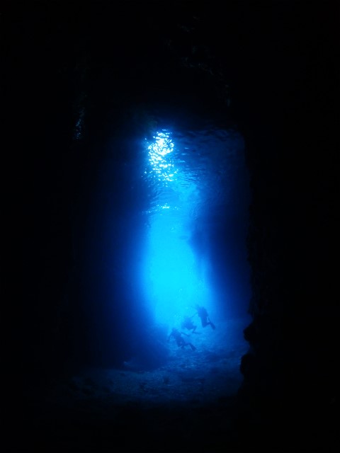 沖縄　真栄田岬　青の洞窟　ダイビング　ビーチダイビング