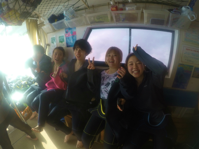 慶良間諸島でダイビング