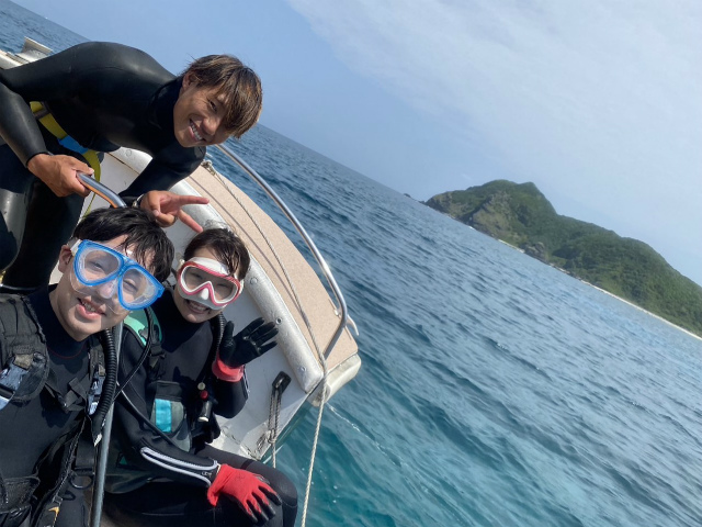 沖縄　慶良間　体験ダイビング　ダイビング　カップル