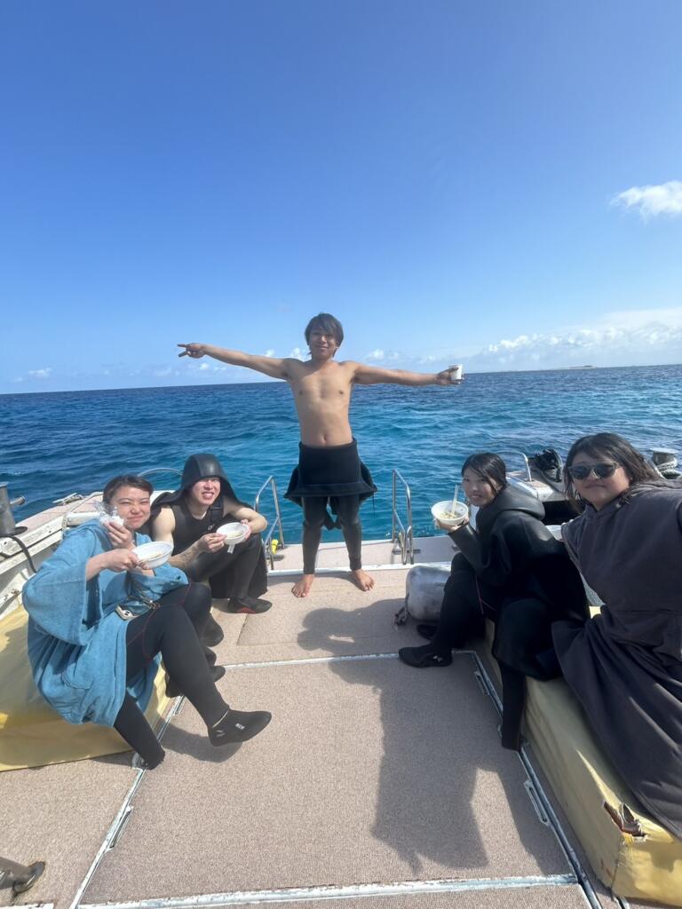 沖縄本島　ホエールスイム　クジラ　自社船　中部