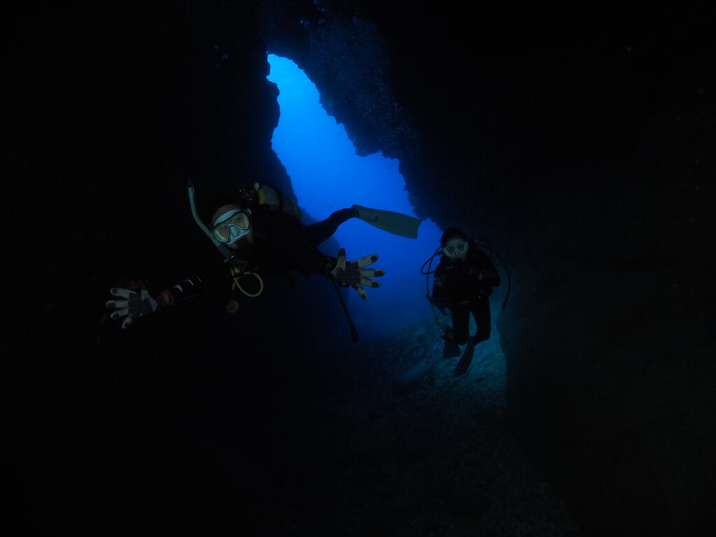 沖縄　ダイビング　渡名喜　自社船