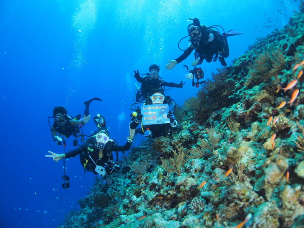 沖縄　ダイビング　渡名喜　自社船