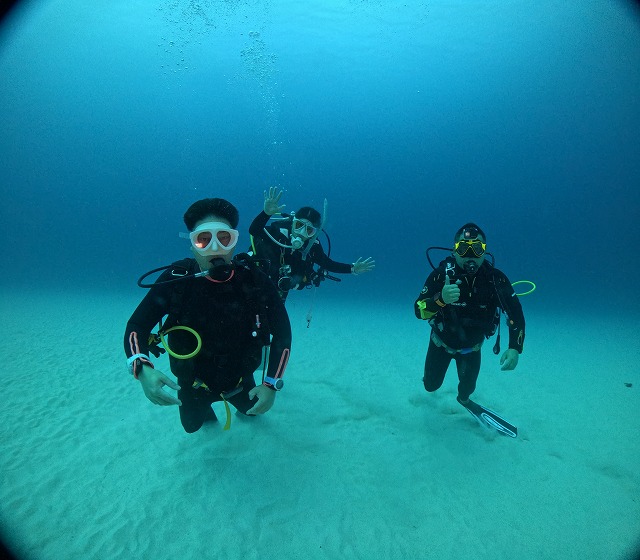 沖縄　ダイビング　慶良間　自社船