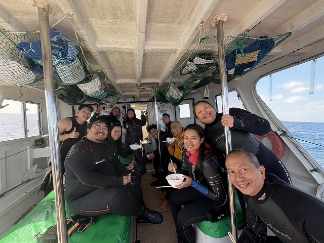 沖縄　ダイビング　ホエールスイム　自社船