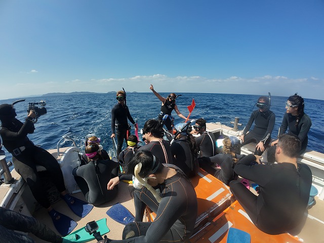 沖縄　ダイビング　ホエールスイム　自社船