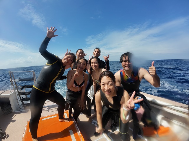 沖縄　ダイビング　ホエールスイム　自社船