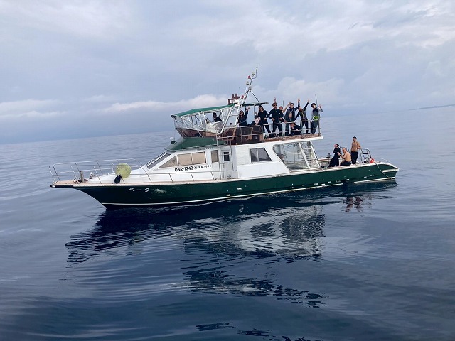 沖縄　ダイビング　ホエールスイム　自社船