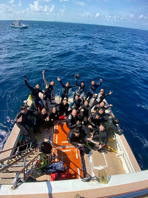 沖縄　ダイビング　ホエールスイム　自社船