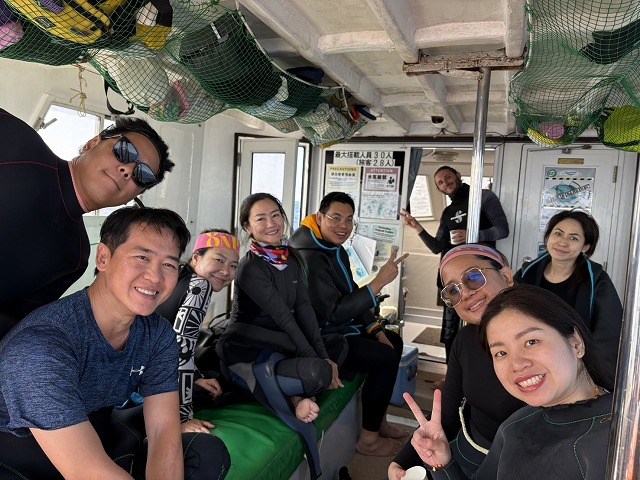 沖縄　ダイビング　ホエールスイム　自社船