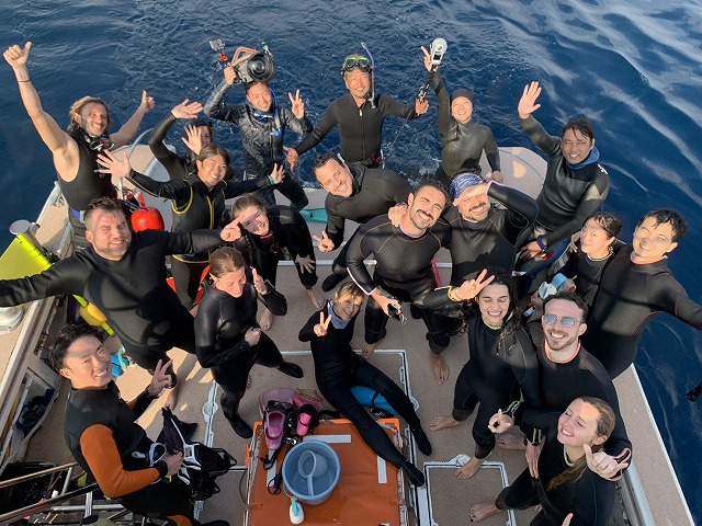 沖縄　ダイビング　ホエールスイム　自社船