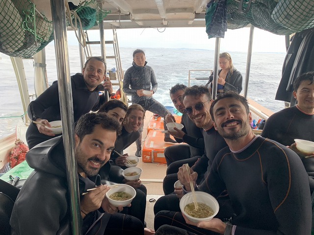 沖縄　ダイビング　ホエールスイム　自社船