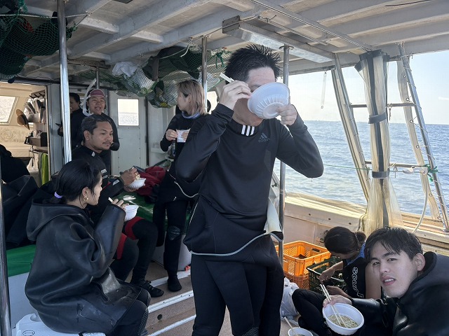 沖縄　ダイビング　ホエールスイム　自社船