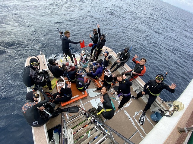 沖縄　ダイビング　ホエールスイム　自社船