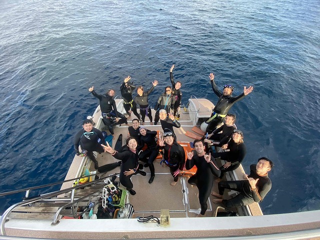 沖縄　ダイビング　ホエールスイム　自社船