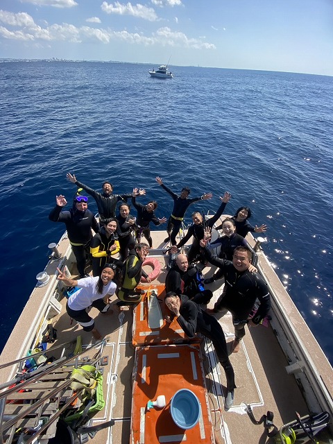 沖縄　ダイビング　ホエールスイム　自社船