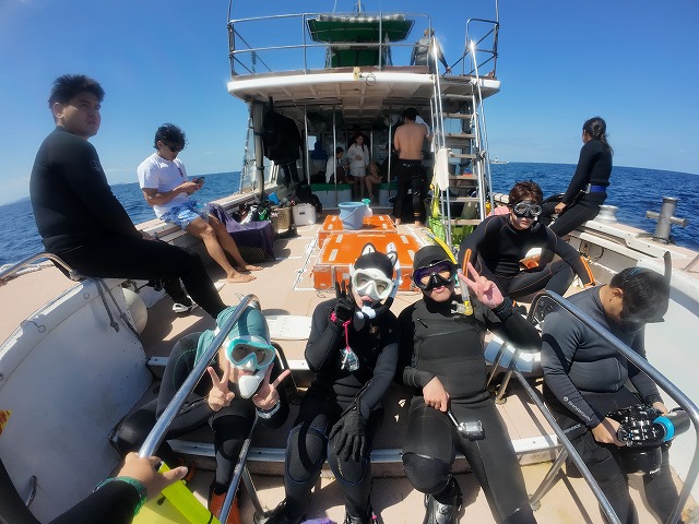 沖縄　ダイビング　ホエールスイム　自社船