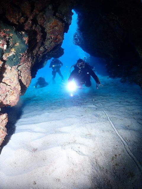 沖縄　ダイビング　慶良間　自社船