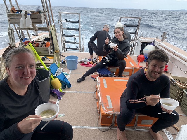 沖縄　ダイビング　ホエールスイム　自社船