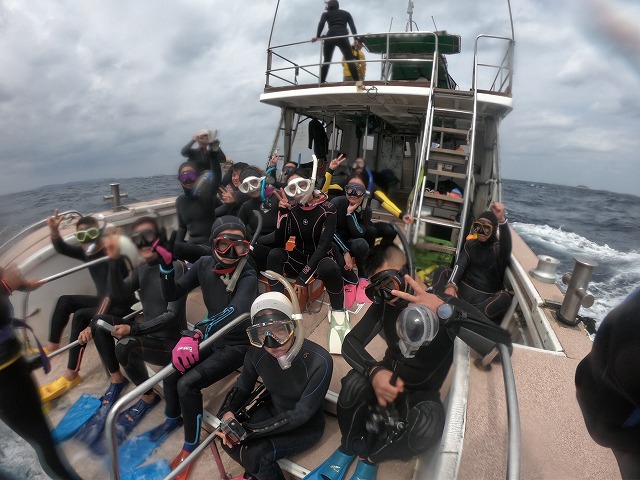 沖縄　ダイビング　ホエールスイム　自社船