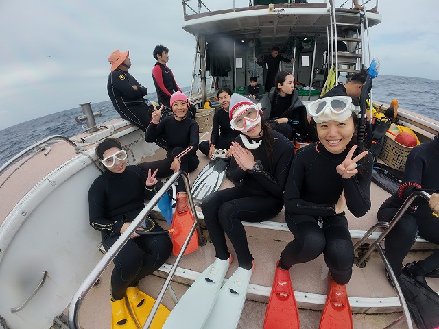 沖縄　ダイビング　ホエールスイム　自社船